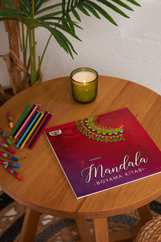 Mandala Kitabının Büyüsü 24 Özel Desenle Dolu Perforajlı Boyama Kitabı